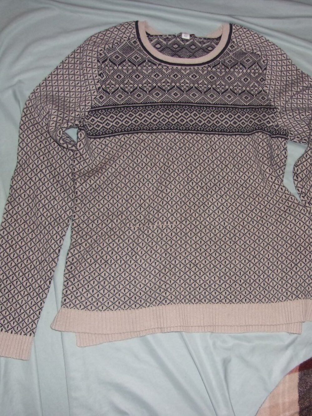 wool size medium sweater womens knit tan black classic shirt pullover